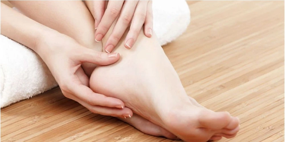 পায়ের ফাটাকে দূর করার প্রাকৃতিক ও কার্যকর সমাধান